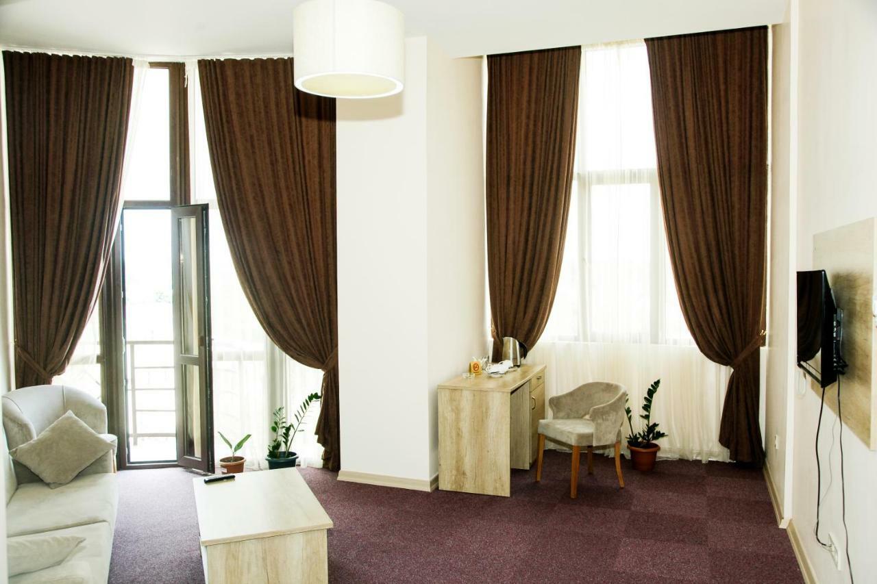 Hotel Grand Zugdidi Kültér fotó