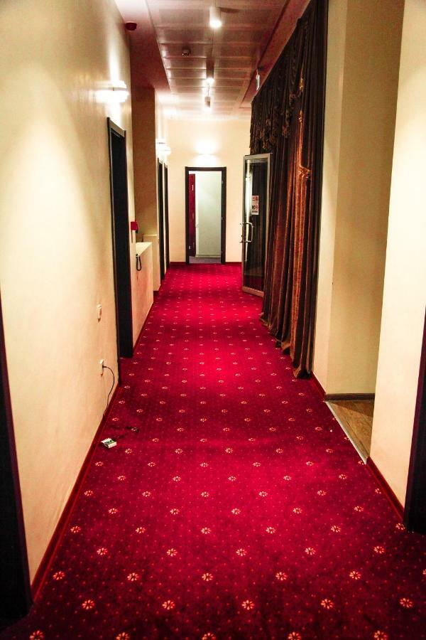 Hotel Grand Zugdidi Kültér fotó