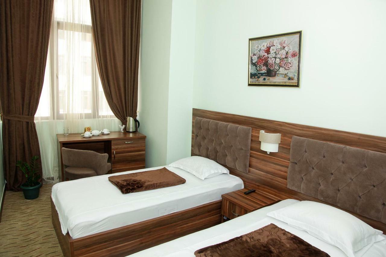 Hotel Grand Zugdidi Kültér fotó